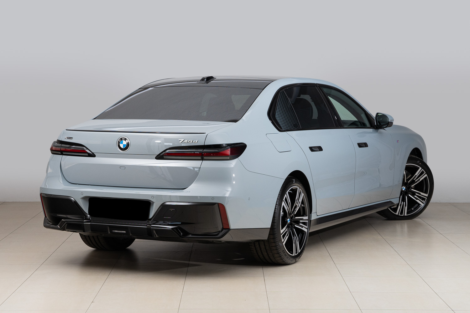 BMW 740d xDrive Msport | české předváděcí auto | luxusní naftová limuzína | skladem | super cena | nákup online na AUTOiBUY.com